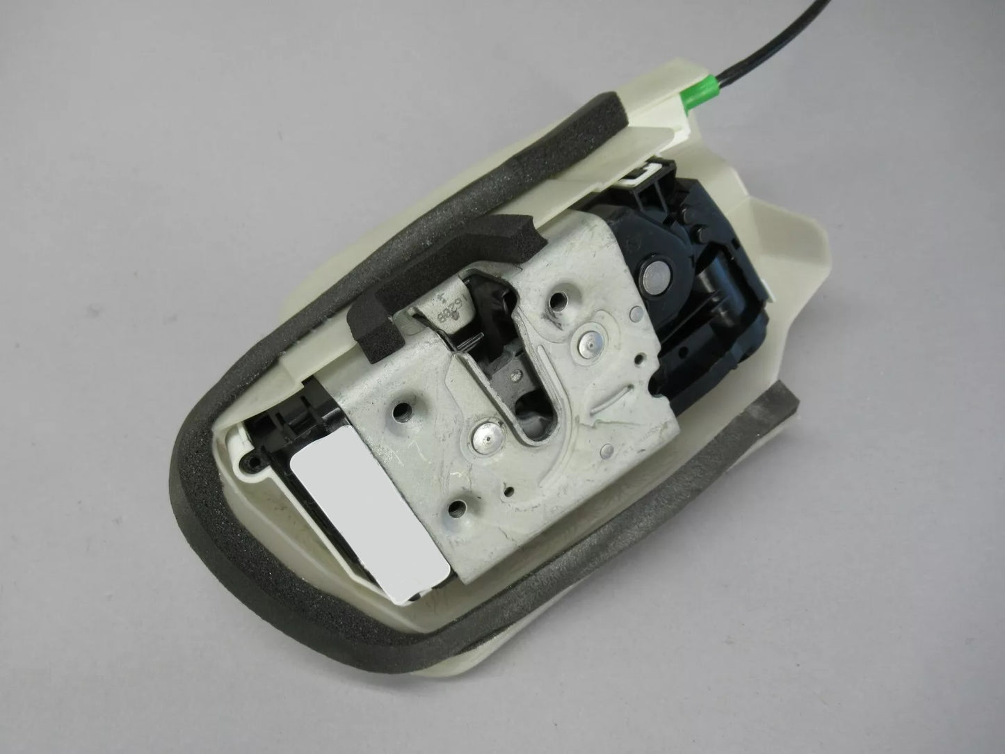 2021-2023 Tesla Model Y Door Latch Front Left 1500672-00-B