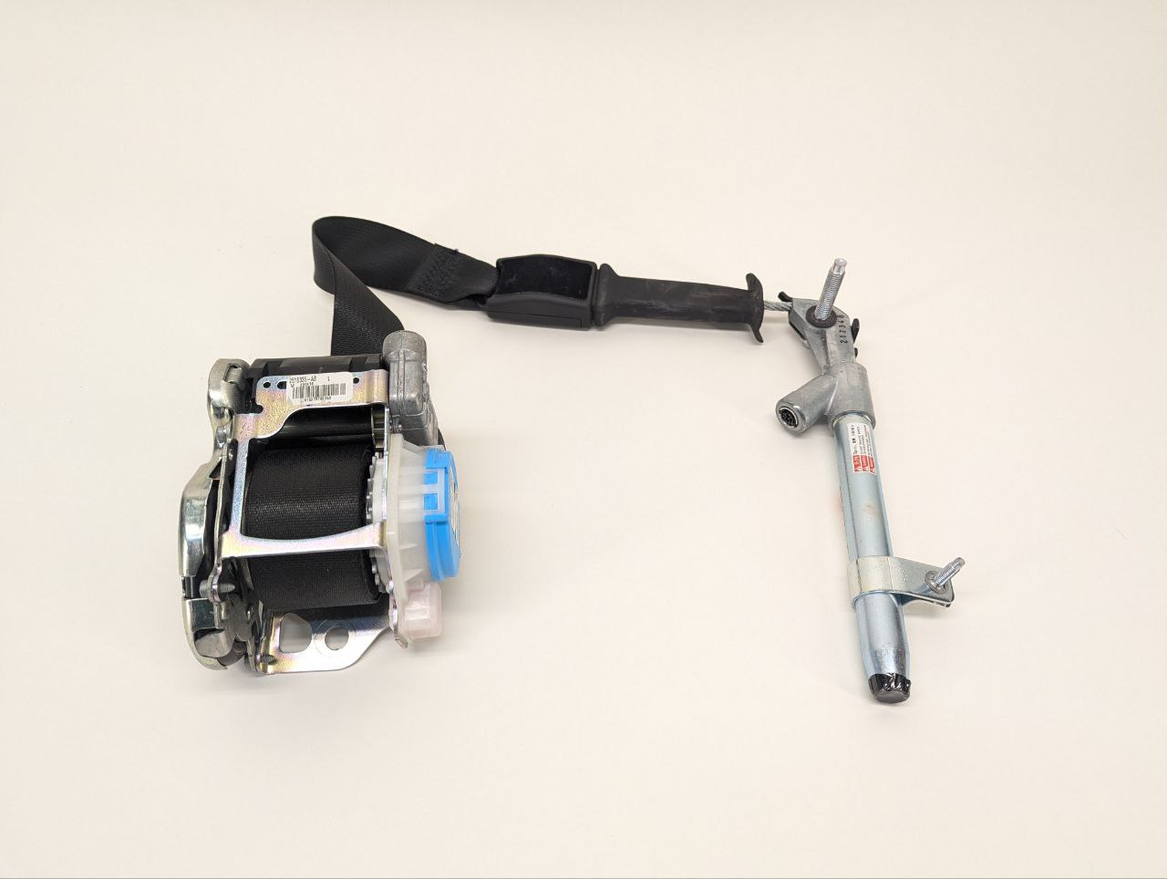 2018 Tesla Model X Front Left Seatbelelt w Prentensioner 1036732-05-E