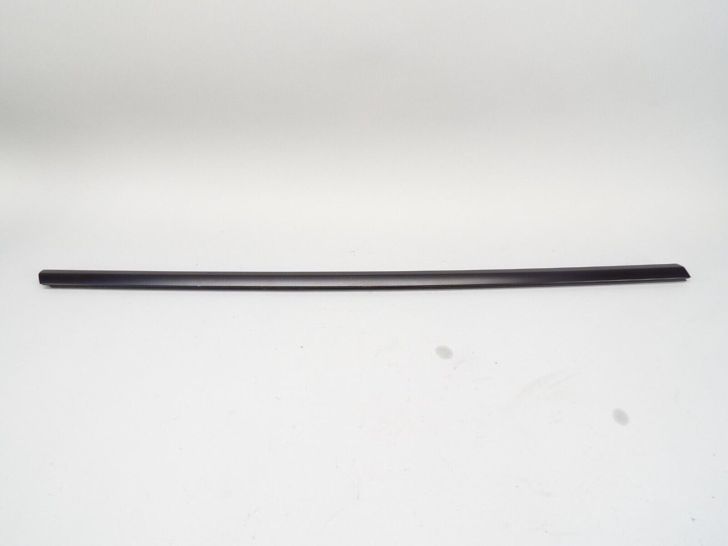 2021-2025 Tesla Model Y Front Right Door Belt Molding 1495711-00-D