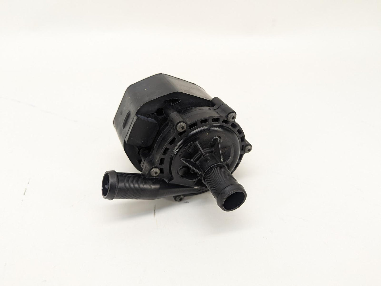 2018 Tesla Model X BWD Coolant Pump 1054529-00-G