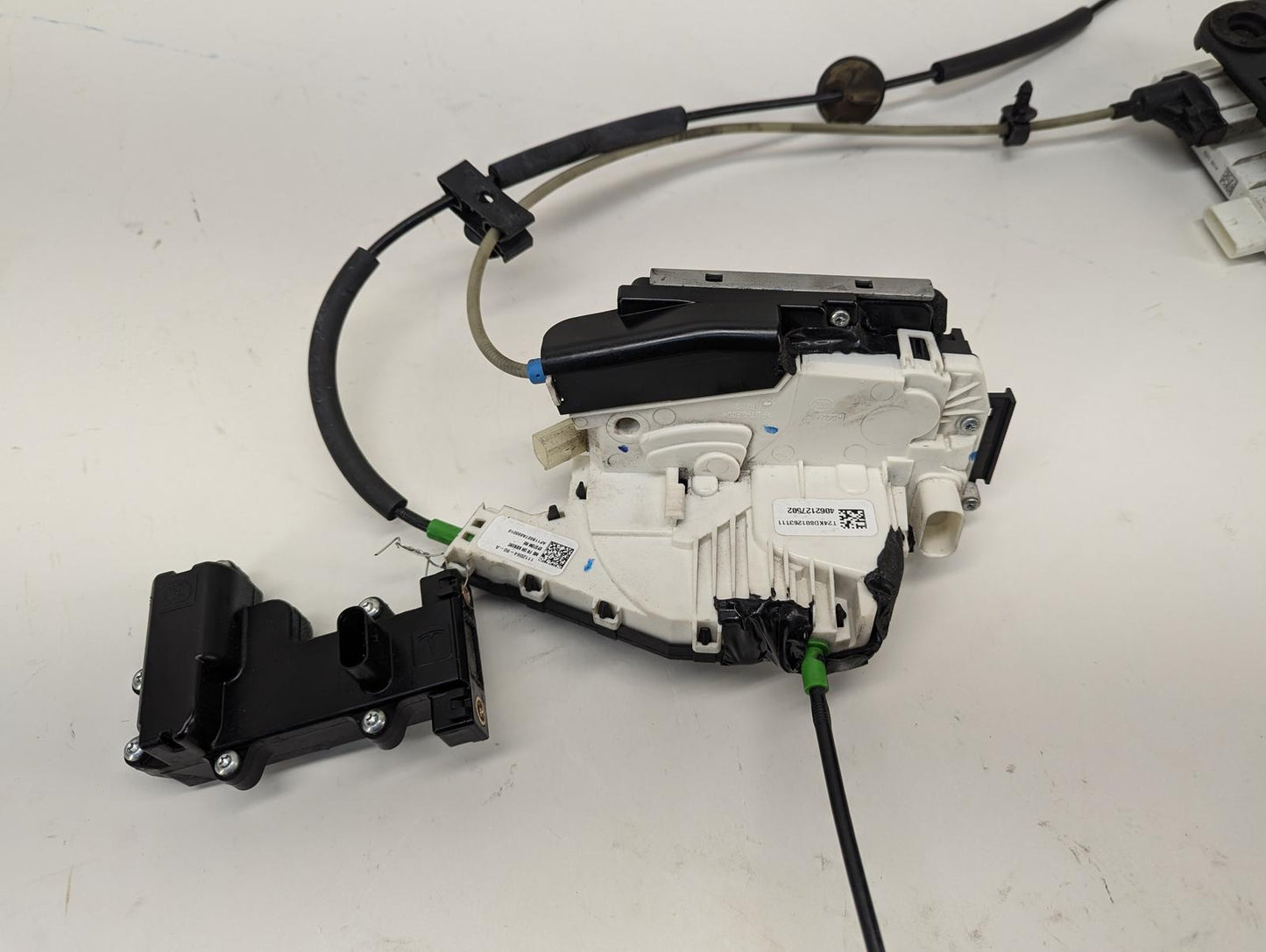 2018 Tesla Model X Front Right Door Latch Assembly 1112064-00-B