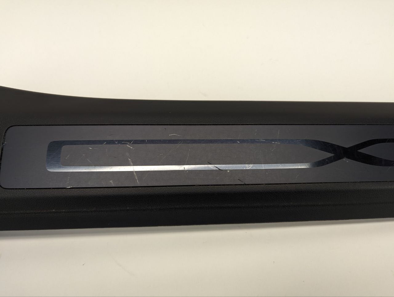 2018 Tesla Model X Front Right Door Sill Trim 1035987-00-G