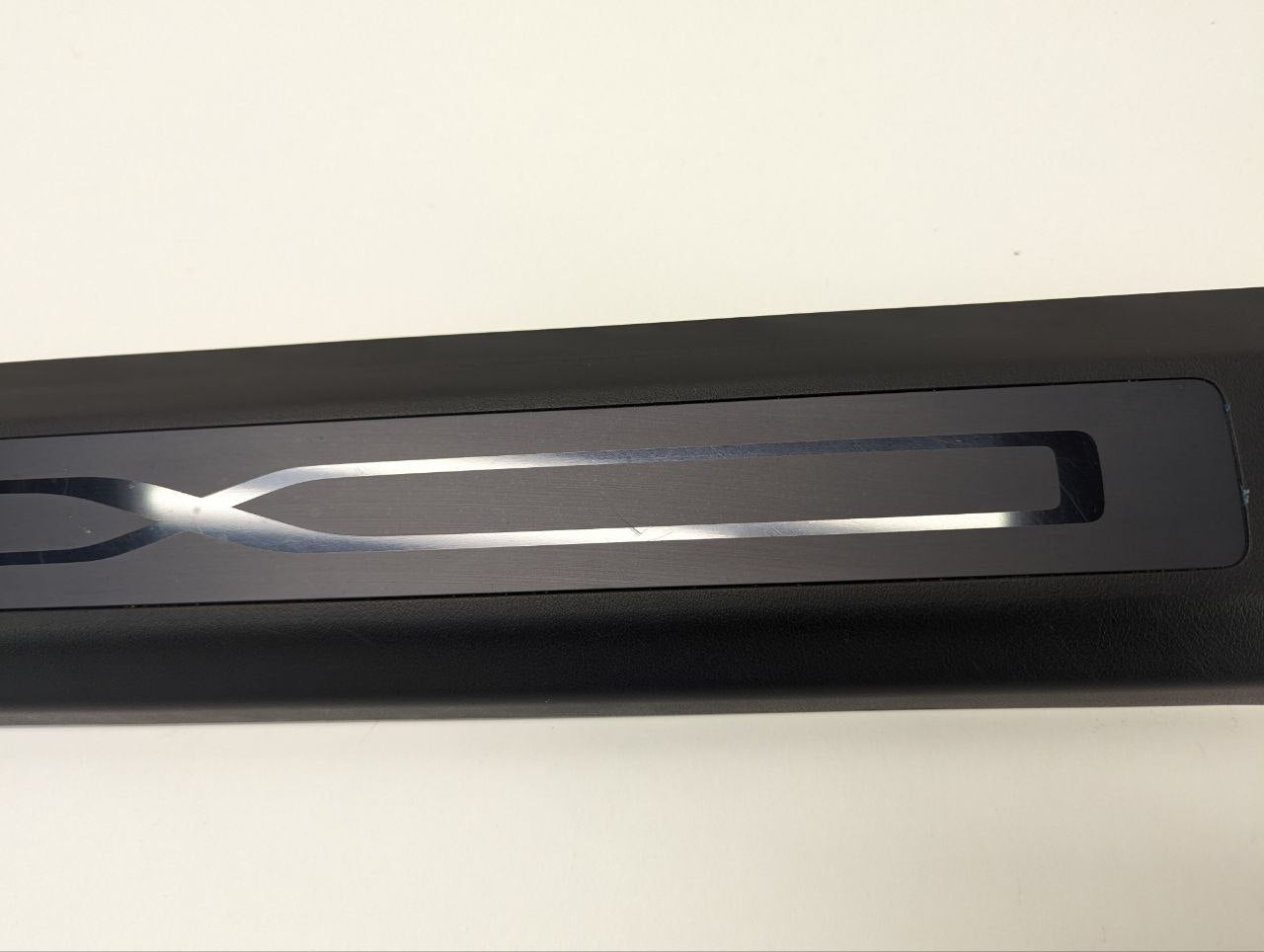 2018 Tesla Model X Front Left Door Sill Trim 1035985-00-G