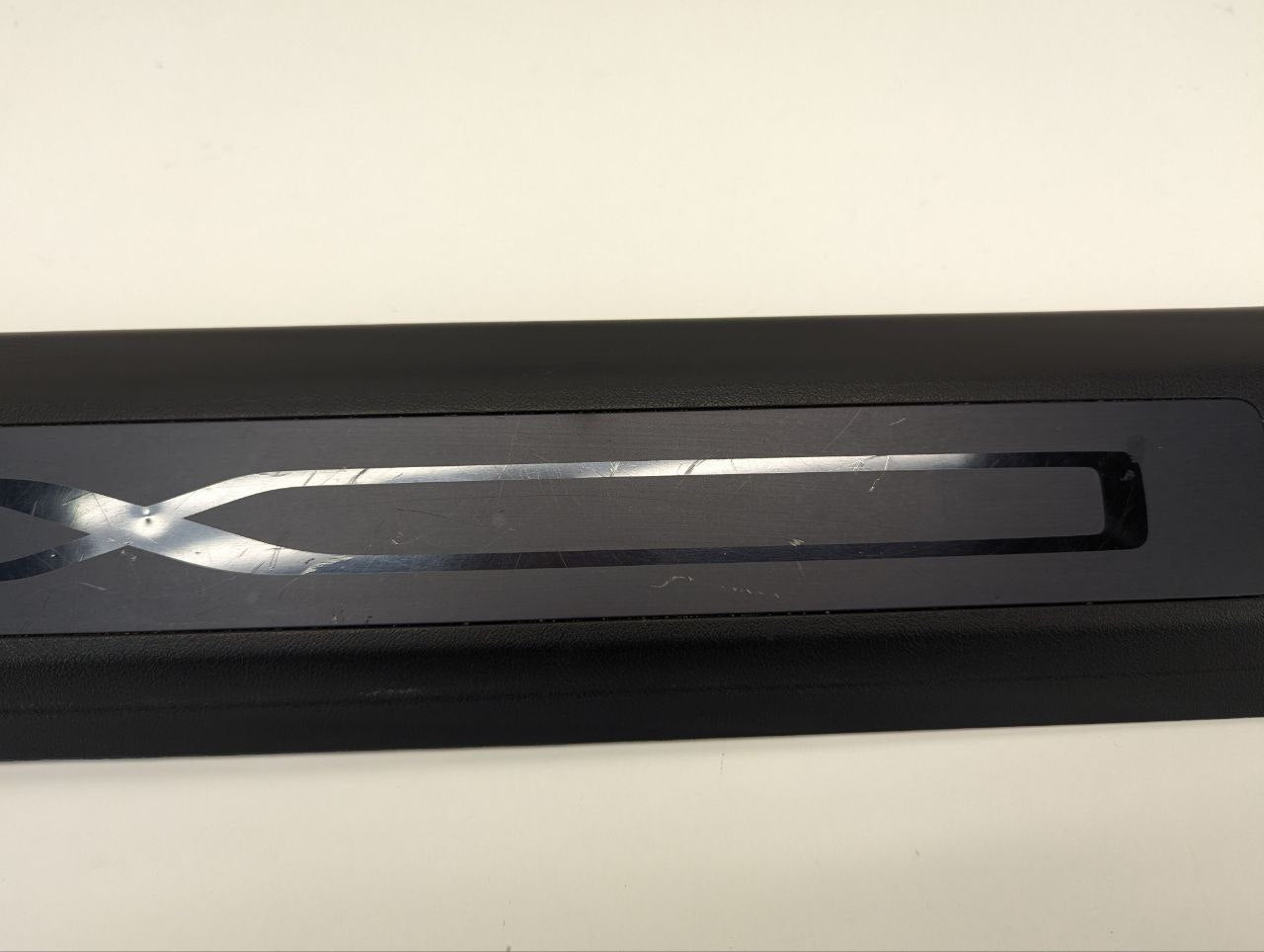 2018 Tesla Model X Front Right Door Sill Trim 1035987-00-G