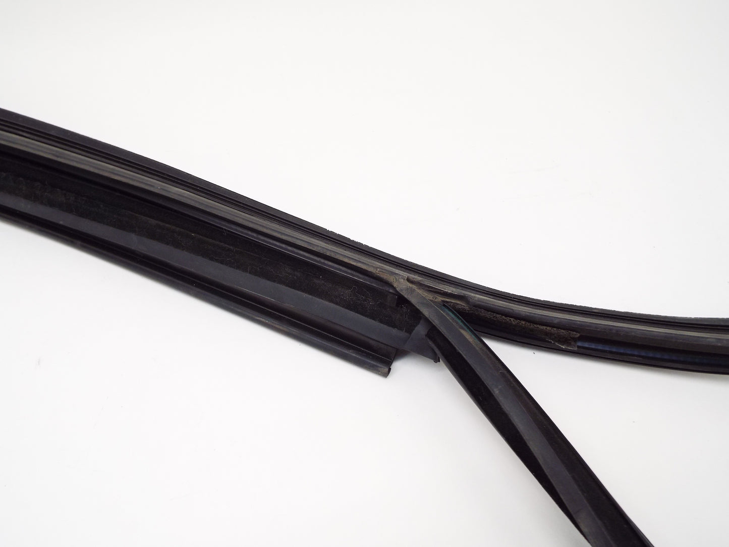 2023 Rivian R1T Front Right Door Window Gasket Seal PT00002210-M