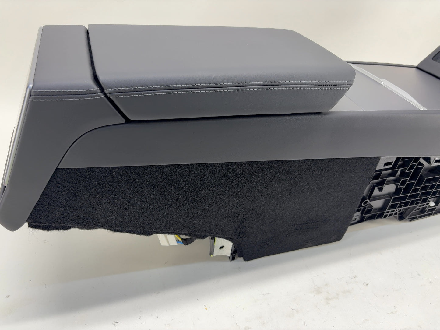 2025 Tesla Model 3 Highland Center Console 1714377-22-M