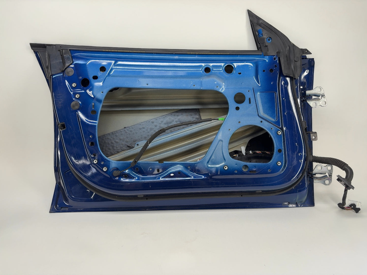 2022 Tesla Model 3 Front Left Door Shell 1081439-S0-G