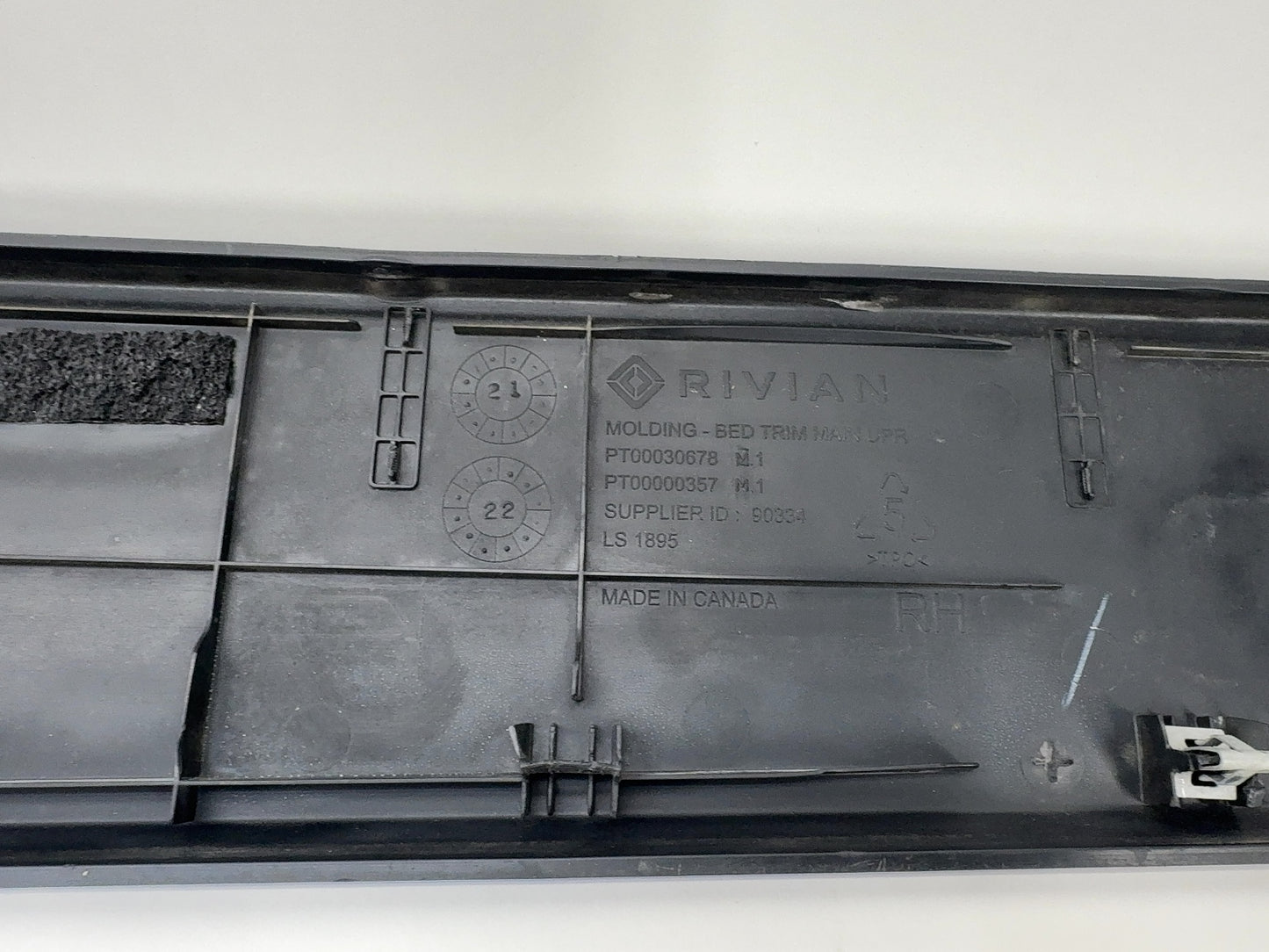 2022 Rivian R1T Bed Upper Trim Right PT00000357-M