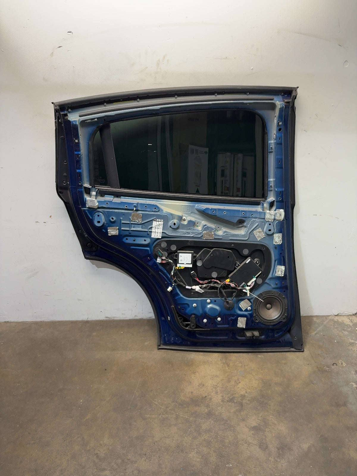 2016-2018 Tesla Model X Rear Left Door Assembly 1069537-E0-A