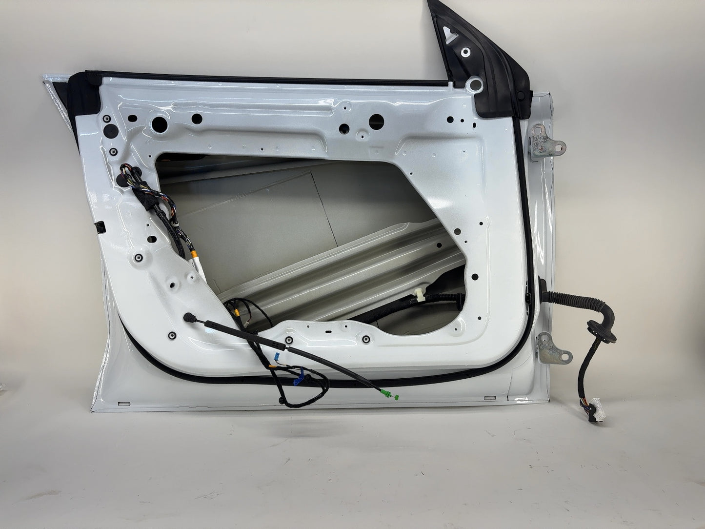 2020-2025 Tesla Model Y Front Left Door Shell 1505460-E0-A