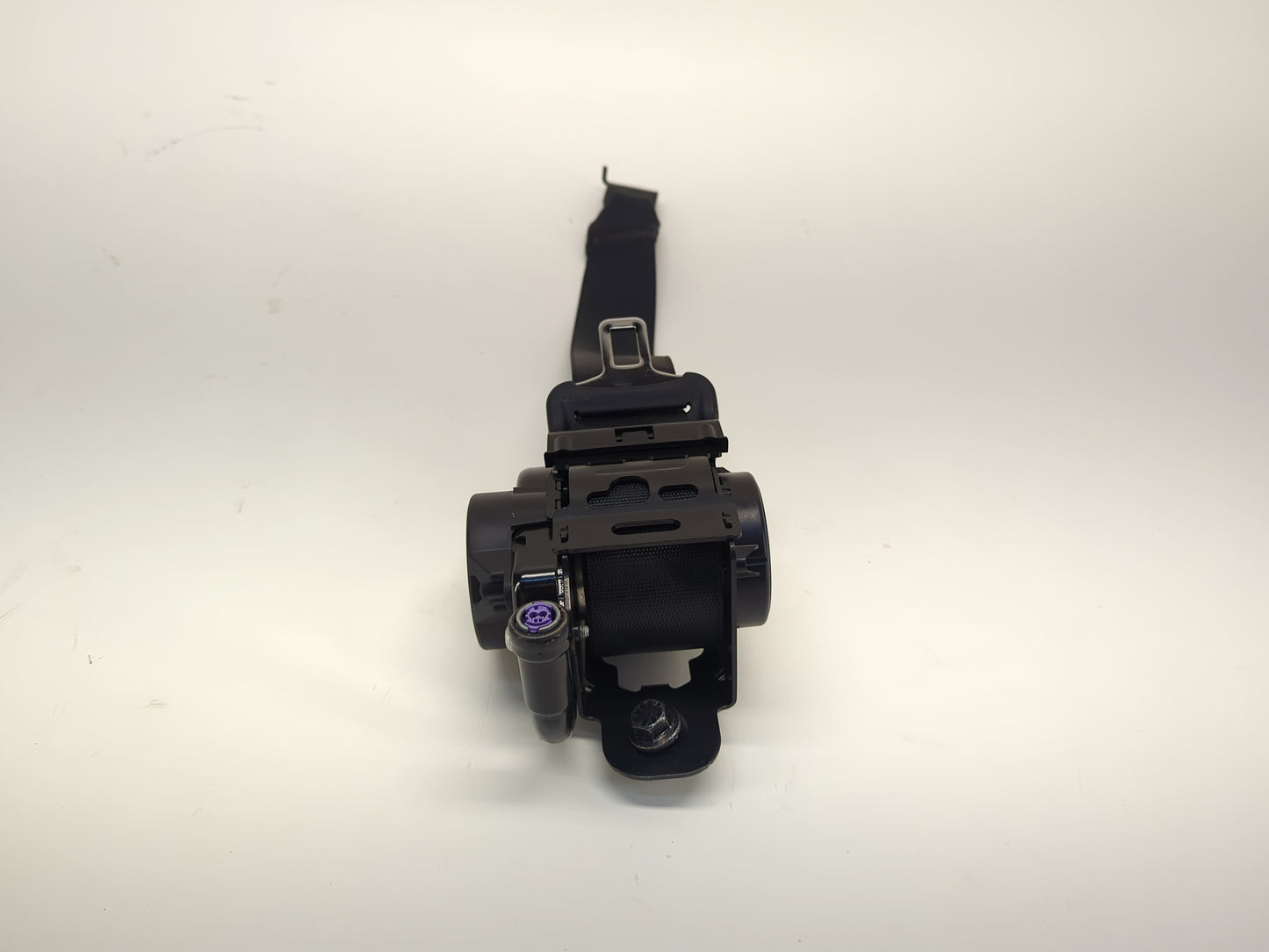 2024-2025 Tesla Model 3 Highland Rear Seat Belt Left or Right 1856805-N1-C