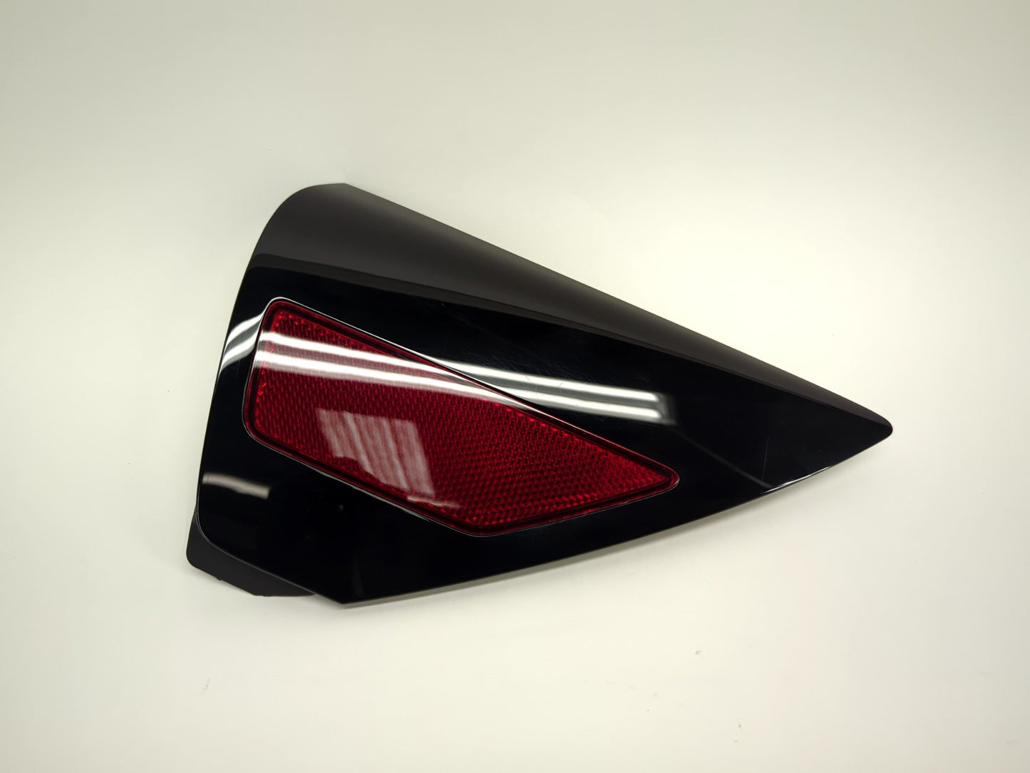 2021-2023 Tesla Model Y Rear Right Quarter Reflector 1518783-00-B