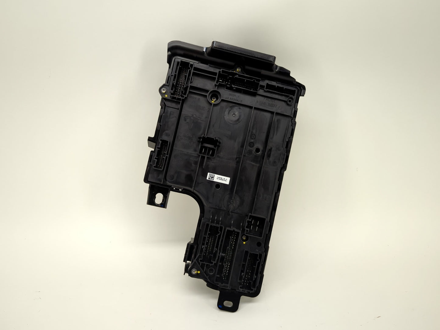 2023-2024 Tesla Model Y Body Left Controller Vcleft 1657648-02-A
