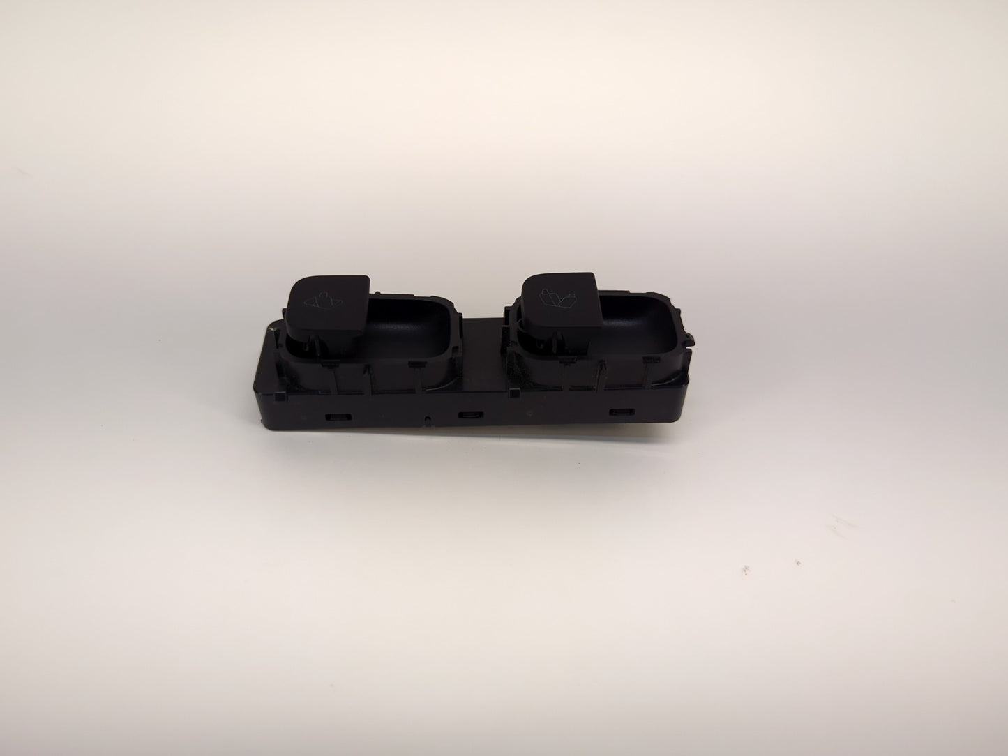 2025 Tesla Model Y Rear Seat Control Switches 1493286-00-B