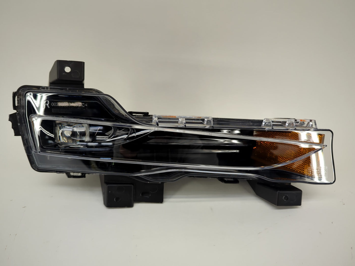 2025 Tesla Model Y Front Lamp Fascia Lamp Up Level Right 1507931-00-D