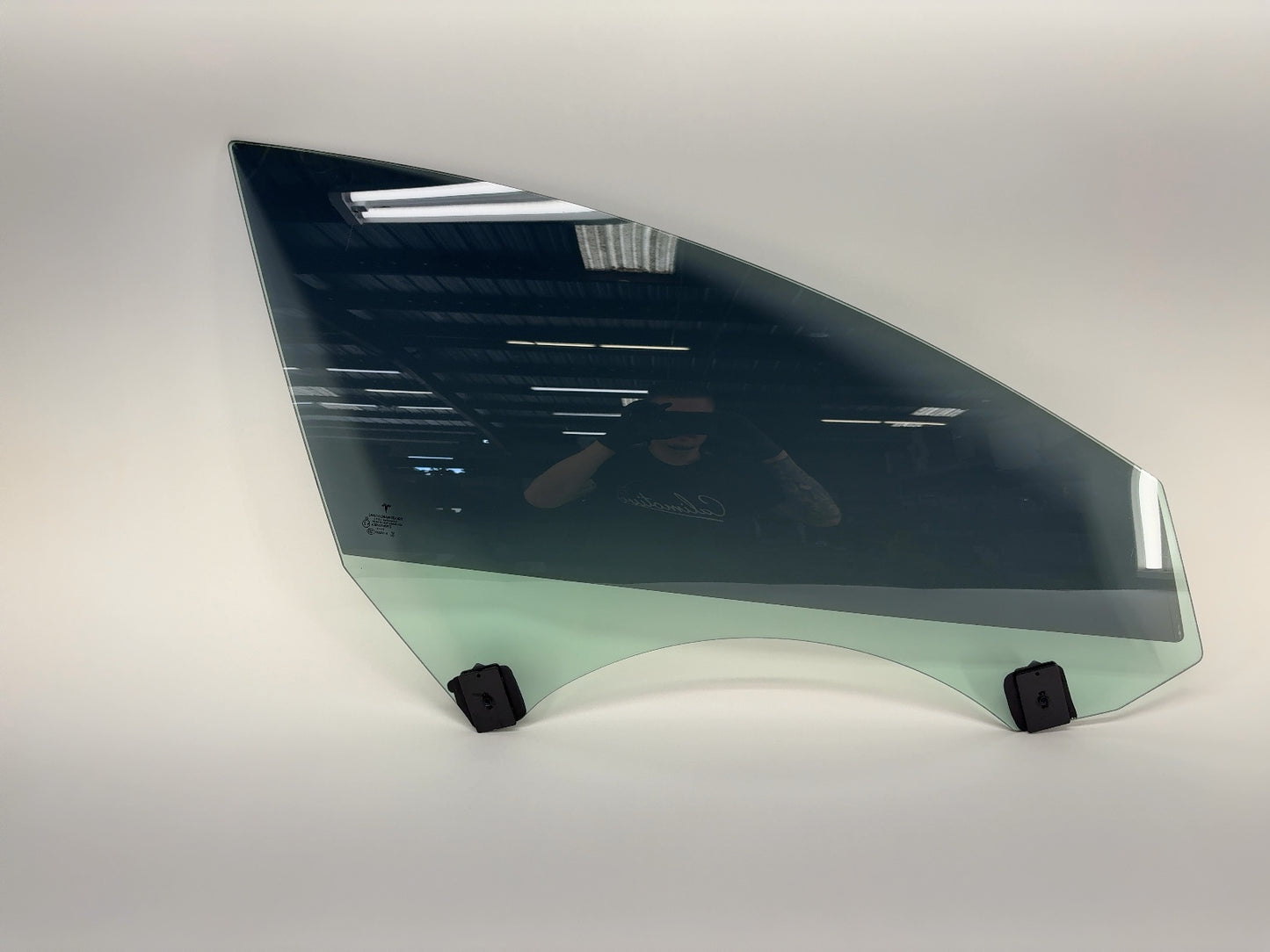 2021 Tesla Model 3 Front Right Door Glass Laminated 1568569-00-B