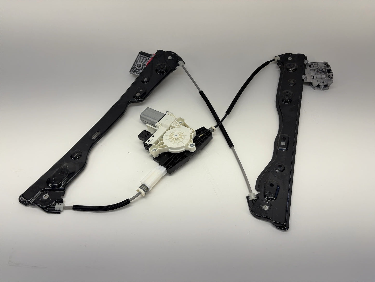 2024-2025 Tesla Model Y Front Right Door Window Regulator 1526801-00-G