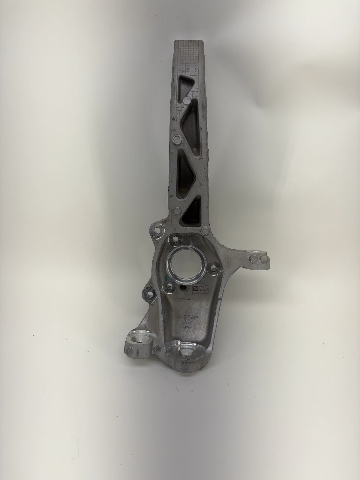 2025 Tesla Model Y Front Left Knuckle 1188311-00-F