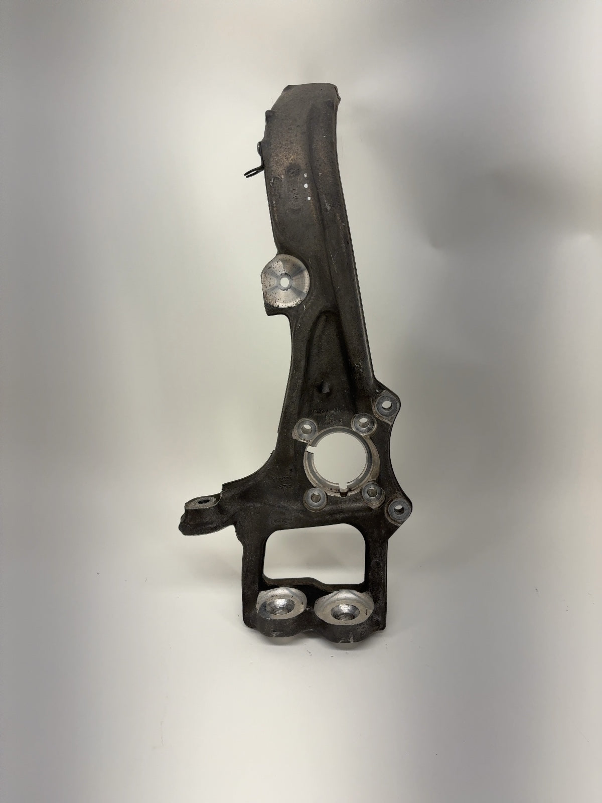 2018 Tesla Model X Front Right Knuckle 1027316-00-F