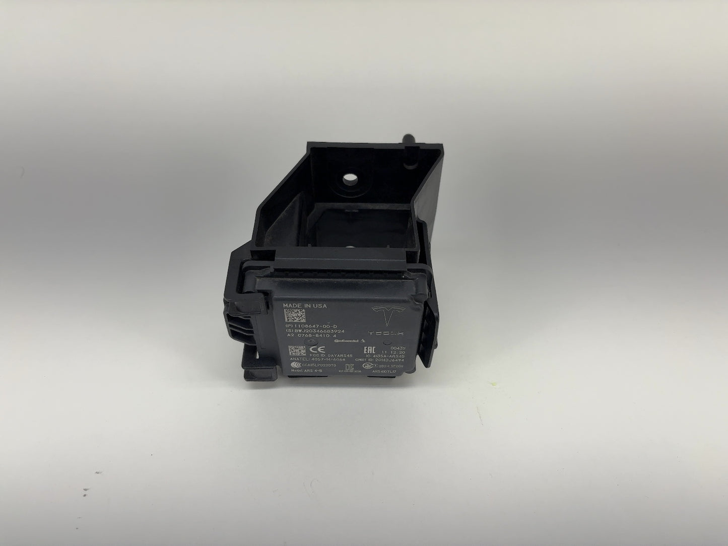 2021 Tesla Model Y Radar 1108647-00-D
