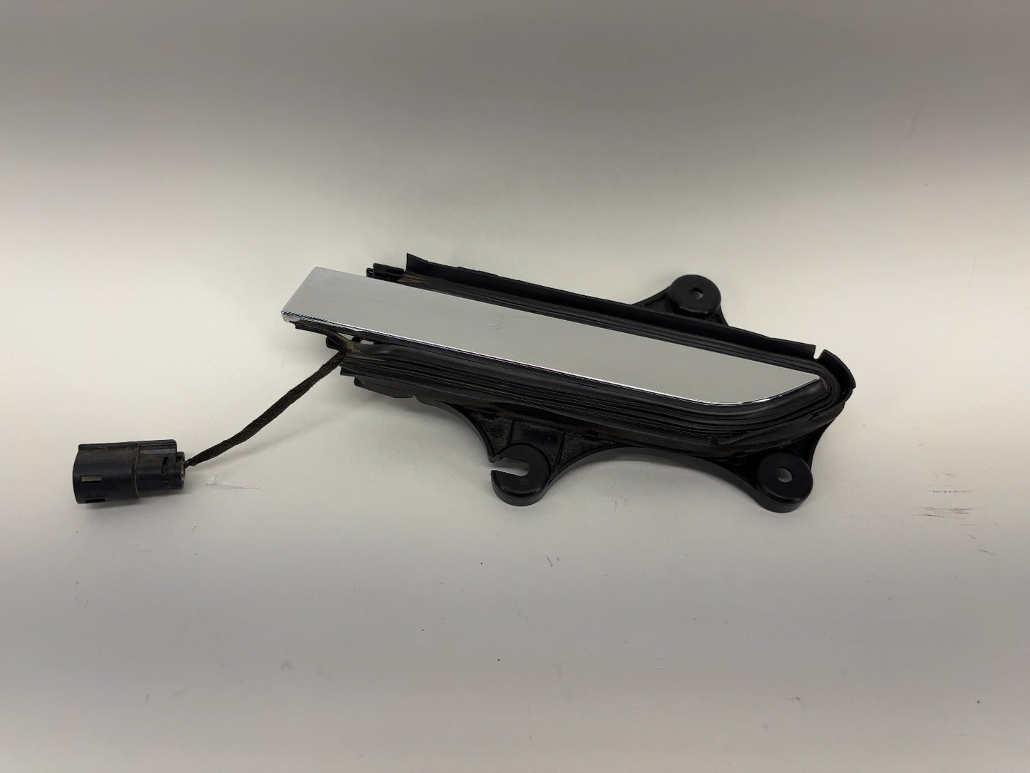 2016 Tesla Model X Front Carrier Door Handle Outer Left 1035418-99-D