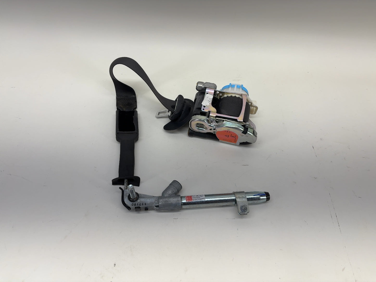 2017 Tesla Model X Front Right Seatbelt w Pretensioner 1036738-05-D