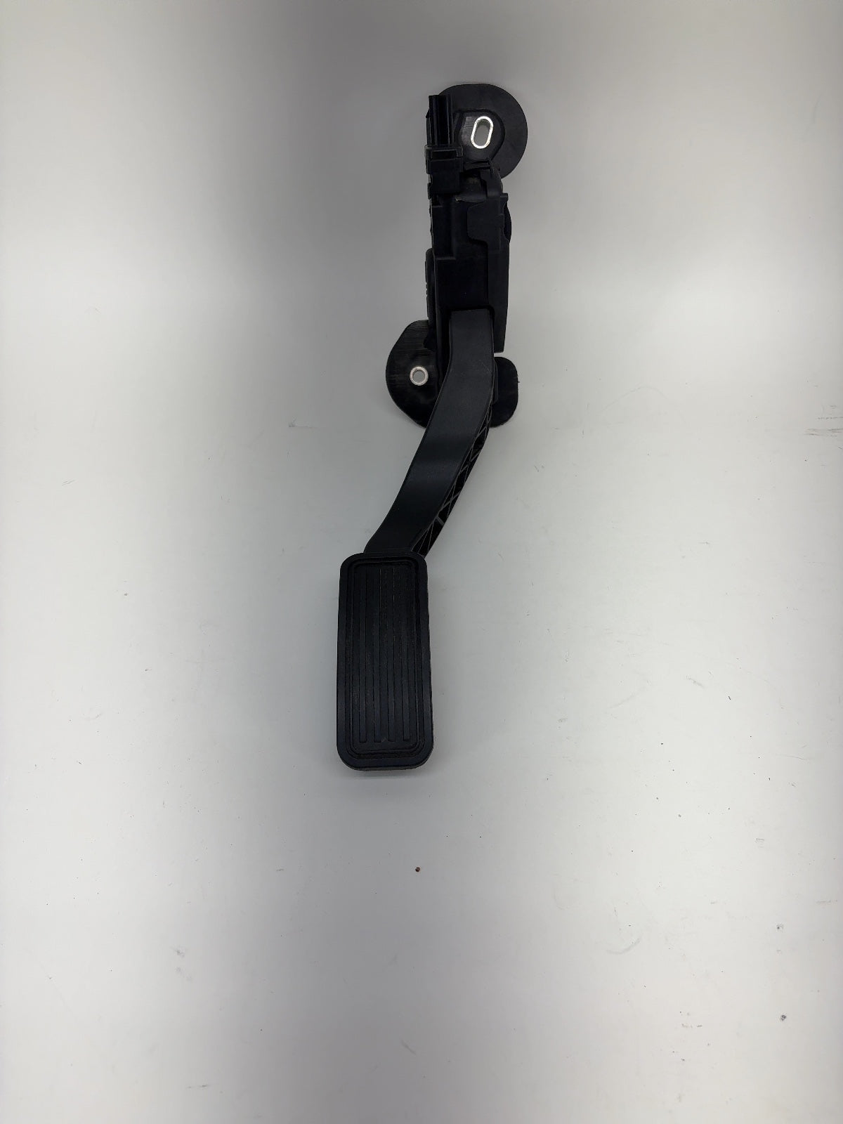 2017 Tesla Model X Accelerator Pedal 1005307-00-A
