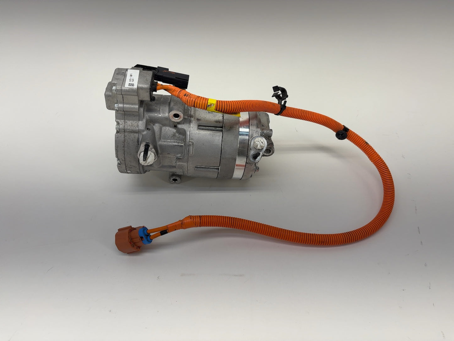 2015 Tesla Model S A C Compressor 1028398-00-E