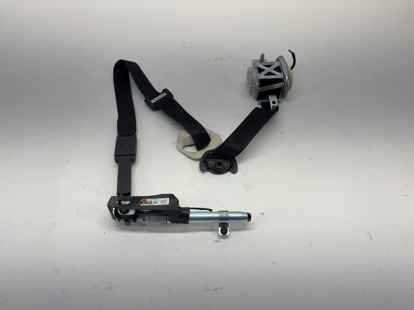 2015 Tesla Model S Front Right Seatbelt With Pretensioner 1048259-02-A