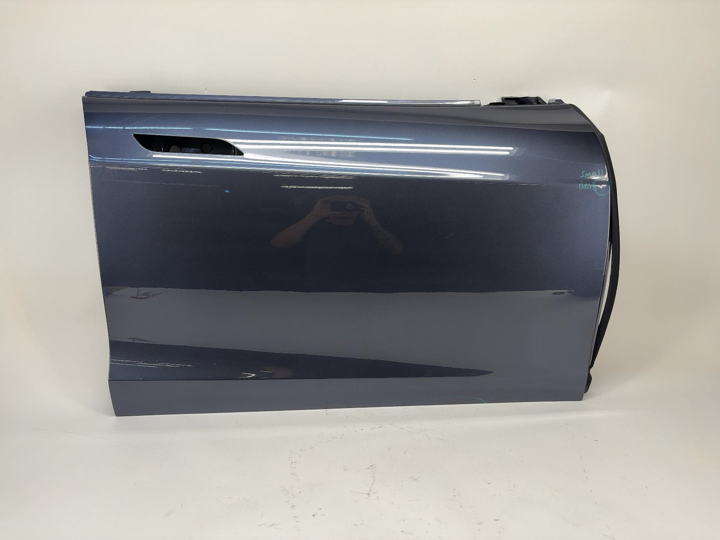 2015 Tesla Model S Front Right Door Shell 6006622-E0-E