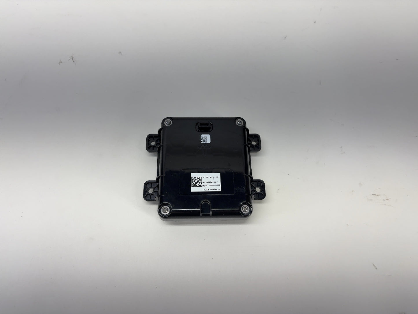 2026 Tesla Model Y Juniper Usb Hub Controller 1855541-13-E