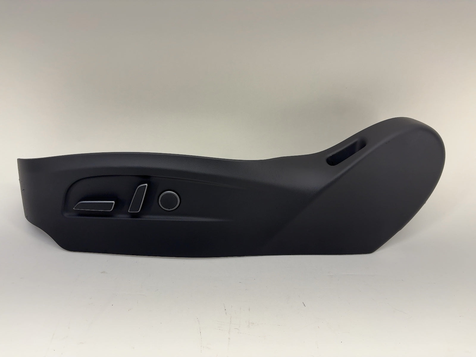 2025 Tesla Model Y Juniper Front Left Seat Trim With Control