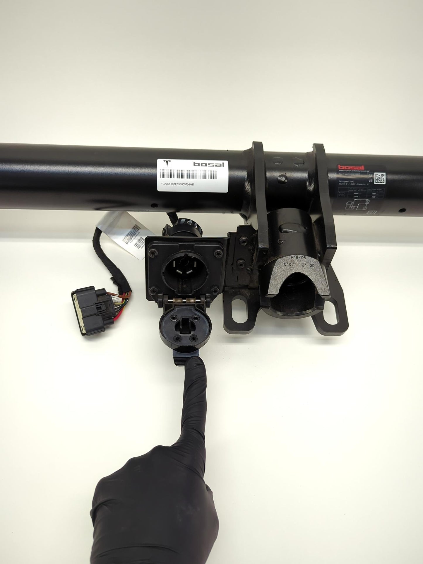 2018 Tesla Model X Rear Tow Hitch 1027581-00-F