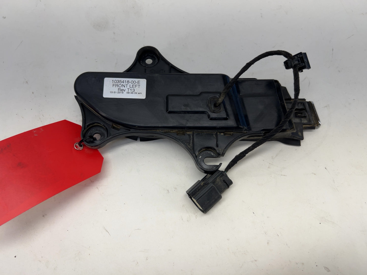 2018 Tesla Model X Front Left Door Handle 1035418-00-E