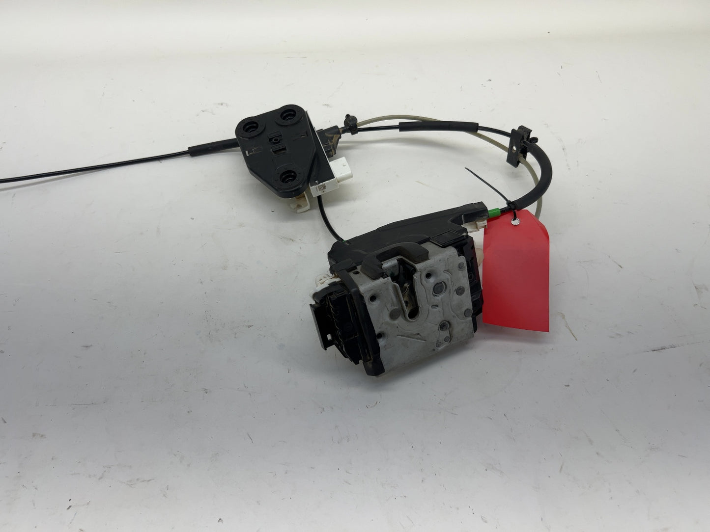 2018 Tesla Model X Front Left Door Latch Assembly 1112063-00-B