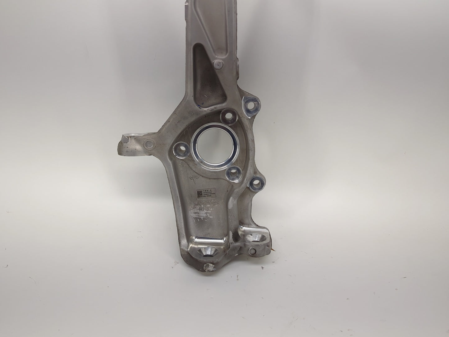 2022-2023 Tesla Model 3 Front Right Knuckle 1044316-00-E