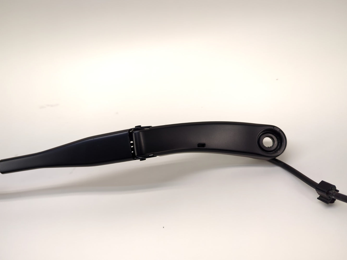 2025 Tesla Model Y Arm And Blade Driver Left 1658941-00-B