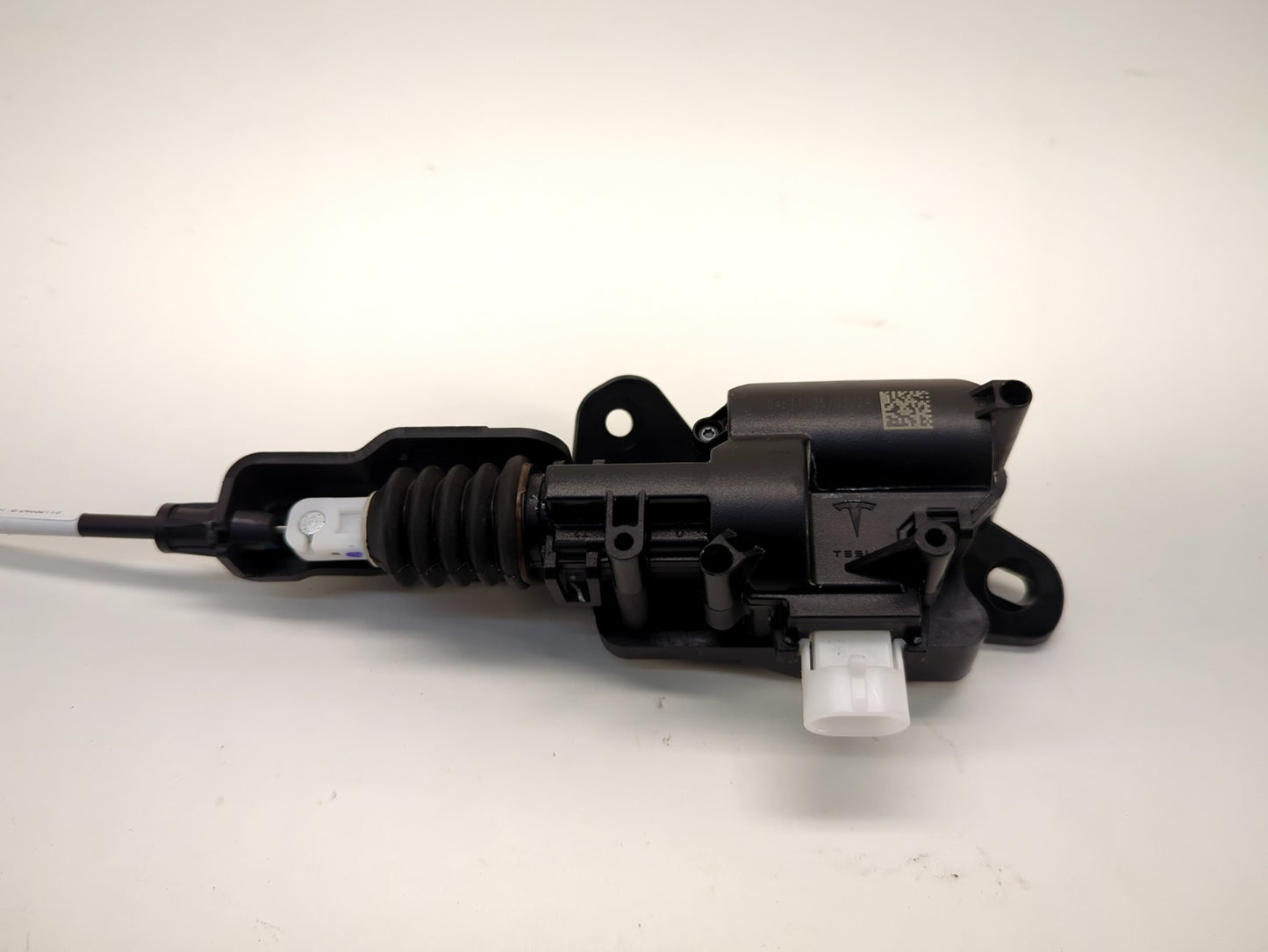 2025 Tesla Model Y Hood Release Actuator 1500398-00-J