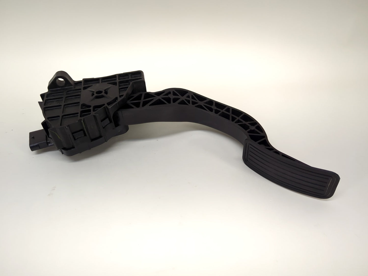 2023-2025 Tesla Model Y Accelerator Pedal 1188695-01-A