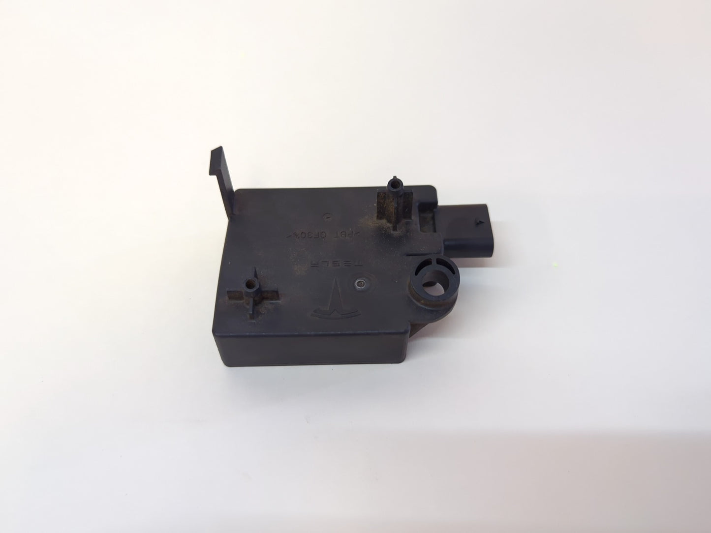 2022 Tesla Model 3 Rear Bumper Body Control Module 1097855-00-H