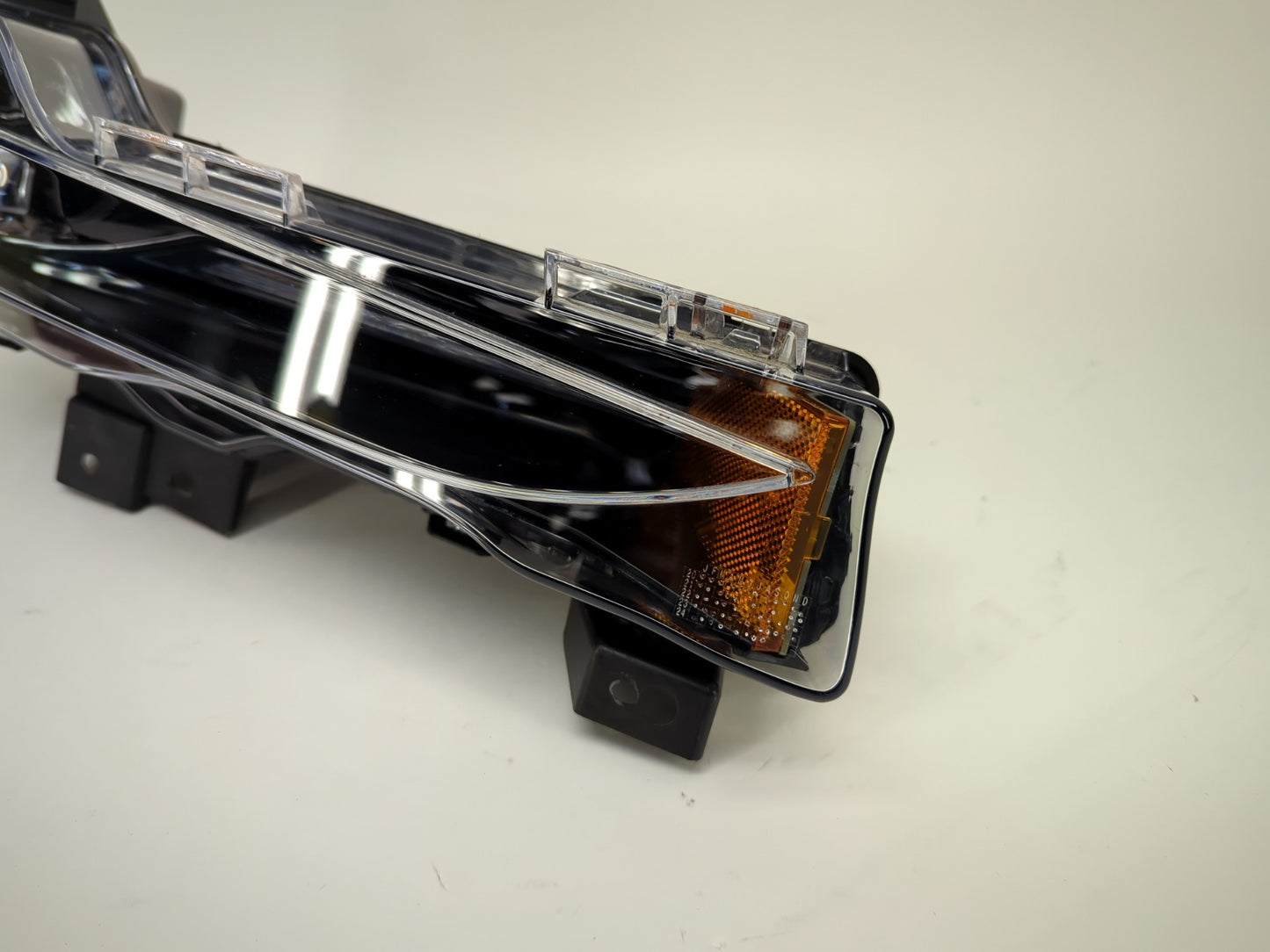 2025 Tesla Model Y Front Lamp Fascia Lamp Up Level Right 1507931-00-D