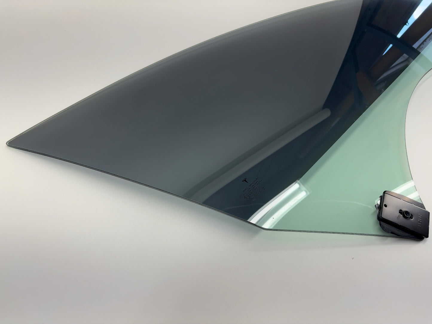 2021 Tesla Model 3 Front Right Door Glass Laminated 1568569-00-B