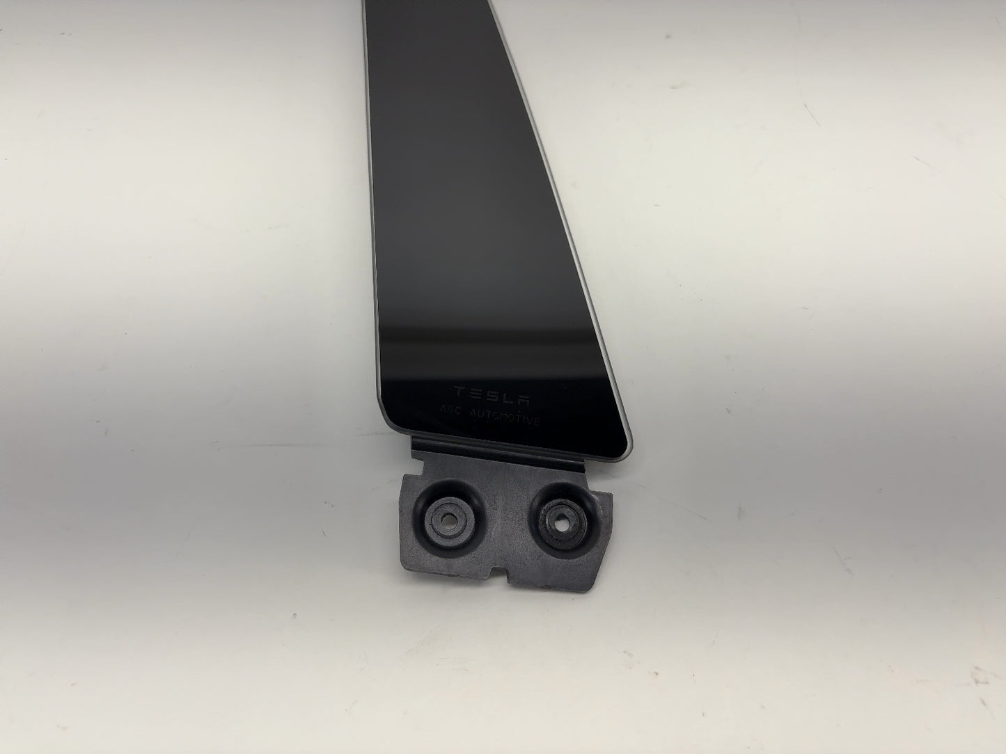 2018 Tesla Model X B Pillar Glass w Camera Right 1092312-98-D