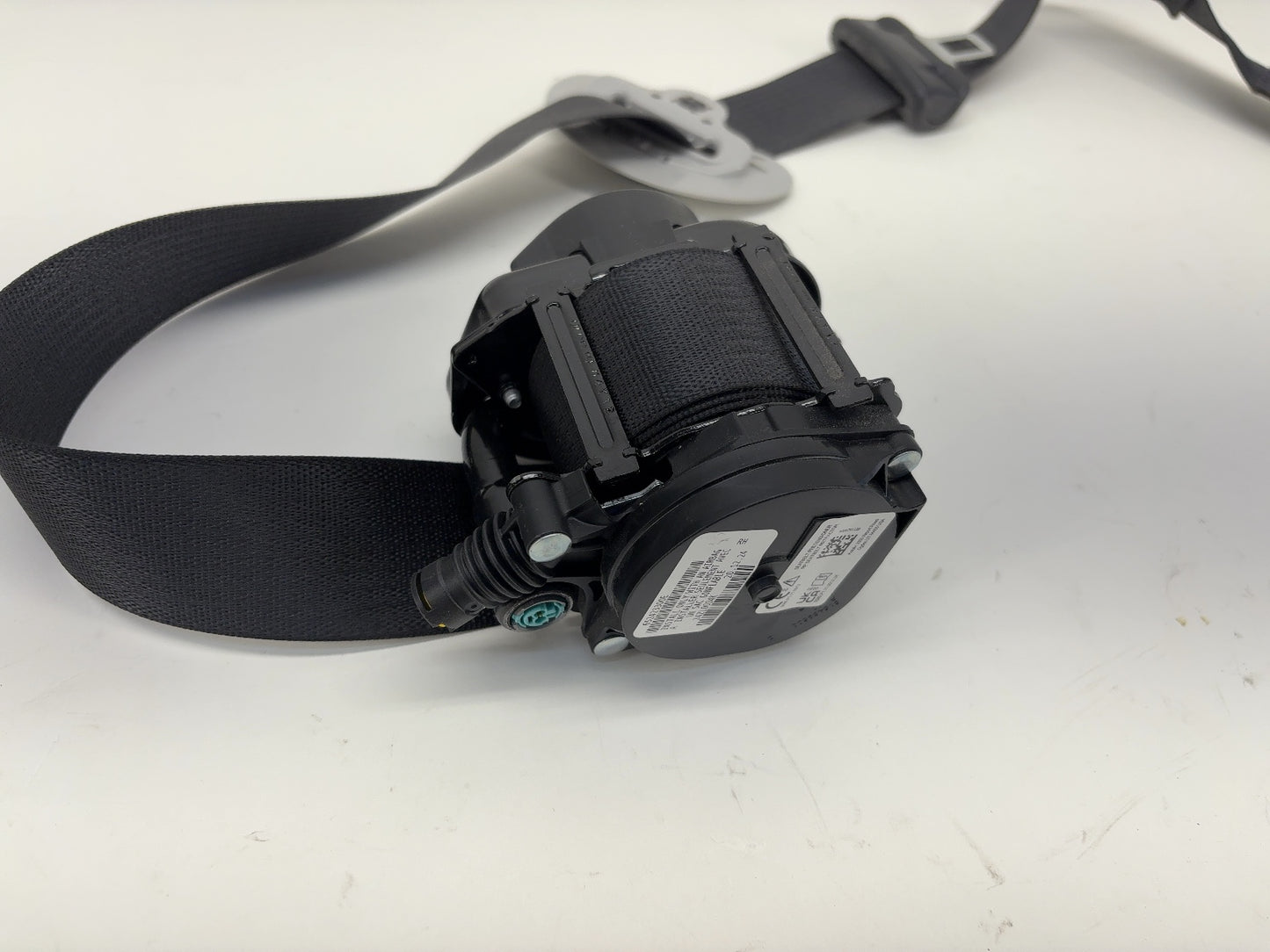 2025 Tesla Model Y Front Right Seat belt w Pretensioner 1493783-01-D