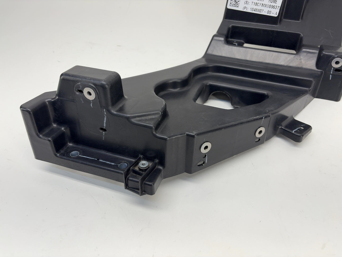 2018 Tesla Model X Headlamp Bracket Left 1043357-00-F