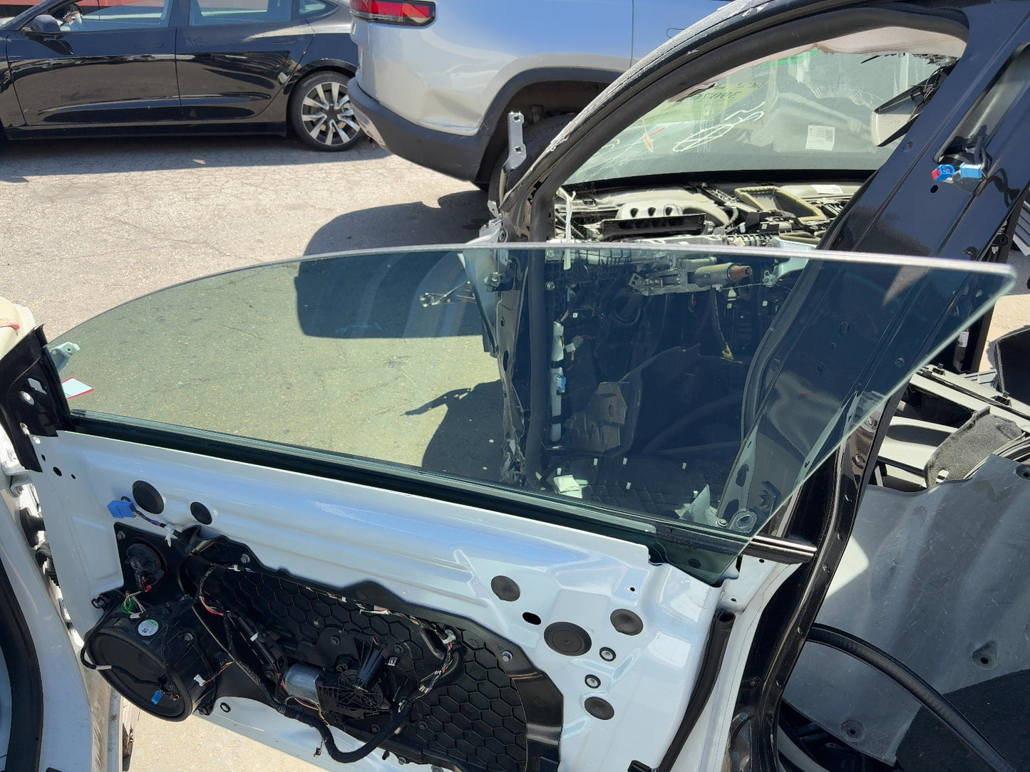 2021-2023 Tesla Model 3 Front Right Door Glass Laminated 1568569-00-C