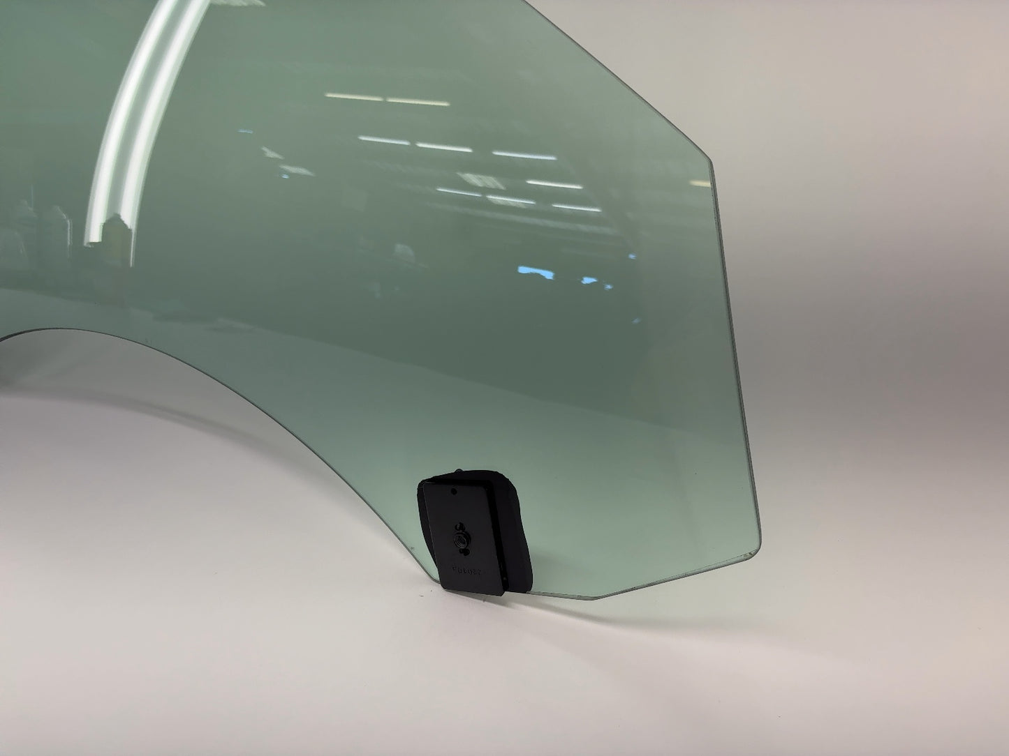 2021-2023 Tesla Model 3 Front Right Door Glass Laminated 1568569-00-C