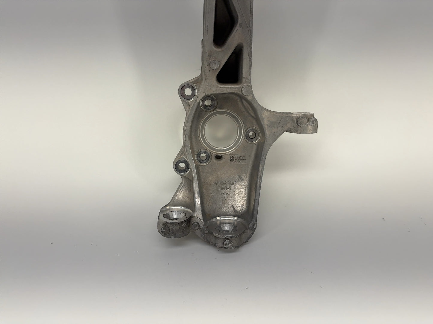 2021-2022 Tesla Model Y Front Left Knuckle 1188311-00-D