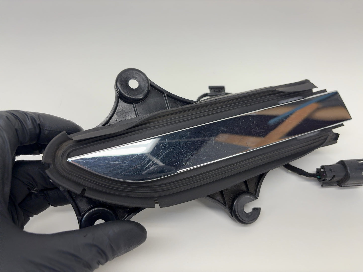 2018 Tesla Model X Front Right Door Handle 1035419-00-E