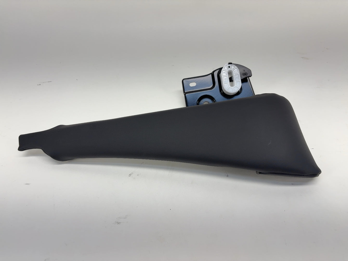 2023 Tesla Model Y Third Row Cushion Bolster Right Passenger Black 1586668-91-D